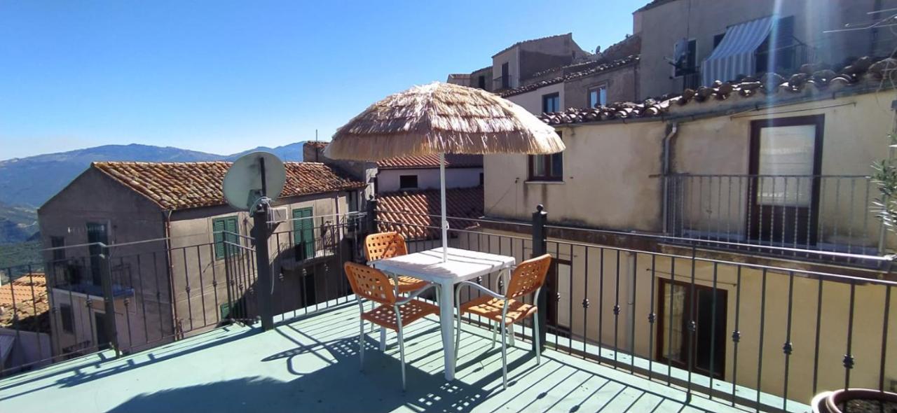 Maria Banana Guest House Pollina Bagian luar foto